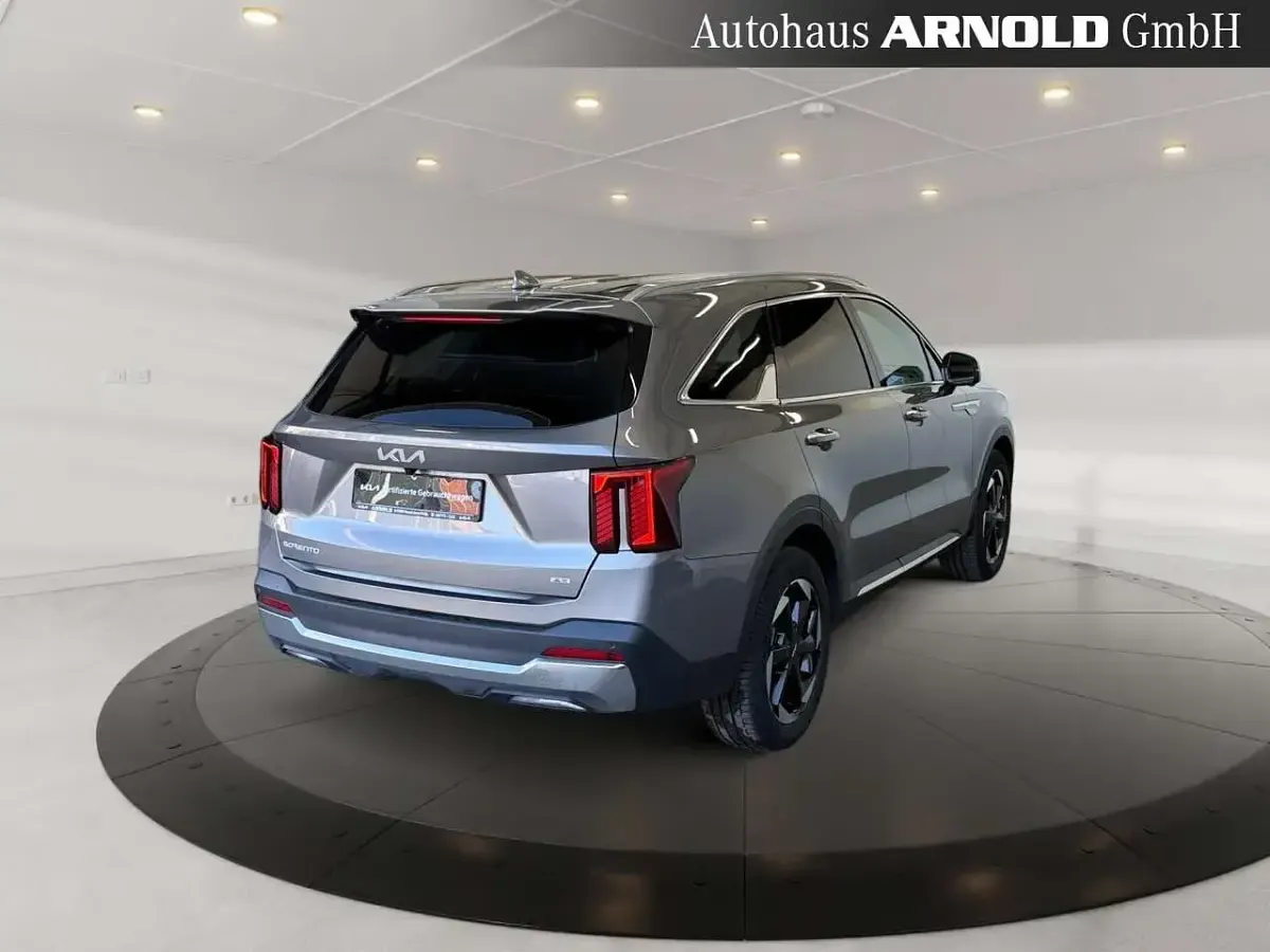 Gebraucht Kia Sorento Spirit 194 PS (142 kW) 2025 Grau (volcanic sand) SUV