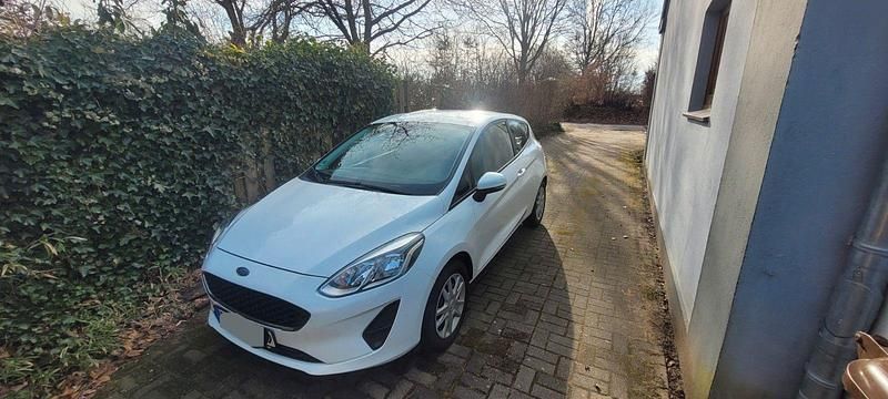 Gebraucht Ford Fiesta Trend 71 PS (52 kW) 2018 Weiß Kleinwagen