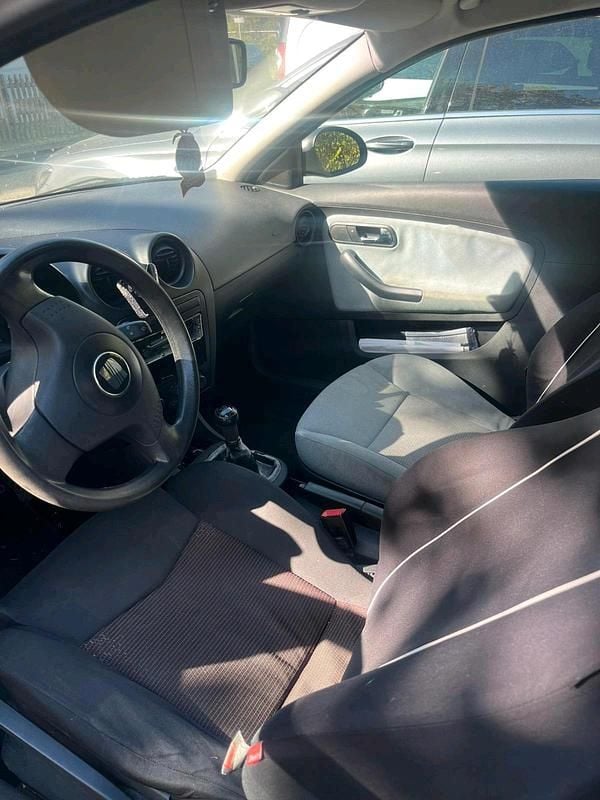 Gebraucht Seat Ibiza 75 PS (55 kW) 2004 Schwarz Kleinwagen