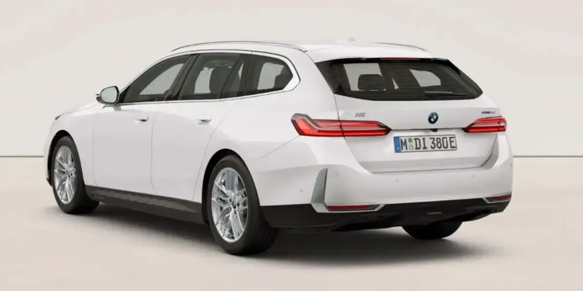 Neu BMW i5 250 kW (340 PS) 2026 Alpinweiß uni Kombi