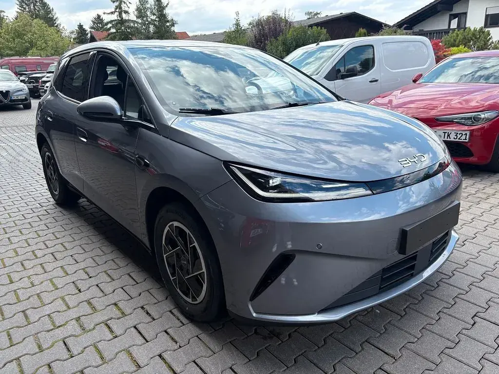 Neu BYD Dolphin Boost 155 kW (212 PS) 2026 Weiß Kleinwagen