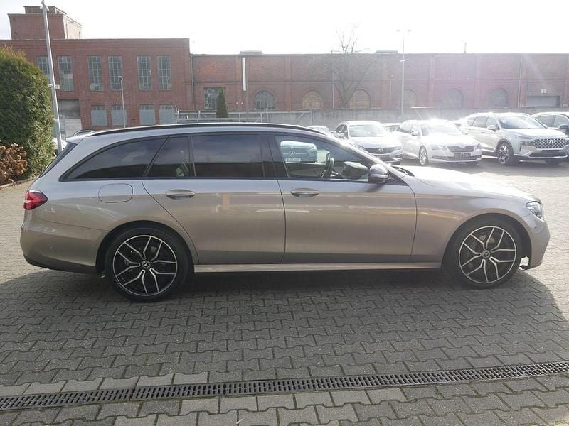 Gebraucht Mercedes E220 Business 194 PS (142 kW) 2021 Silber Limousine