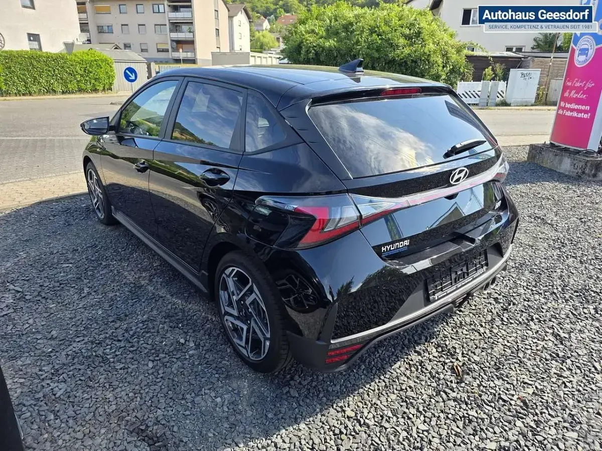 Neu Hyundai i20 N Line 101 PS (74 kW) 2025 Phantom black Kleinwagen