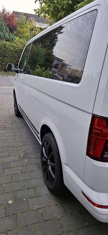 Gebraucht VW Multivan 150 PS (110 kW) 2021 Weiß Van