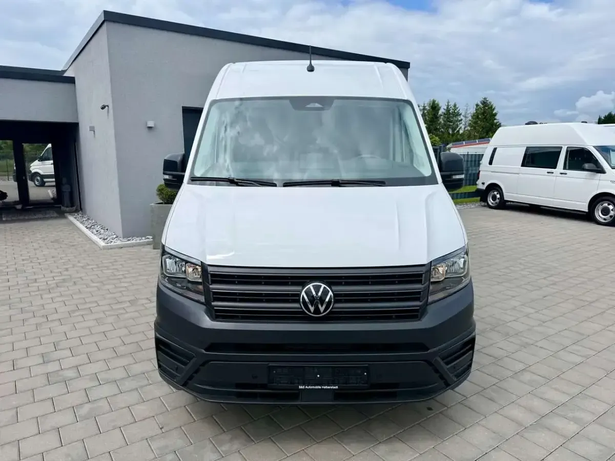 Gebraucht VW Crafter 177 PS (130 kW) 2025 Weiß Van
