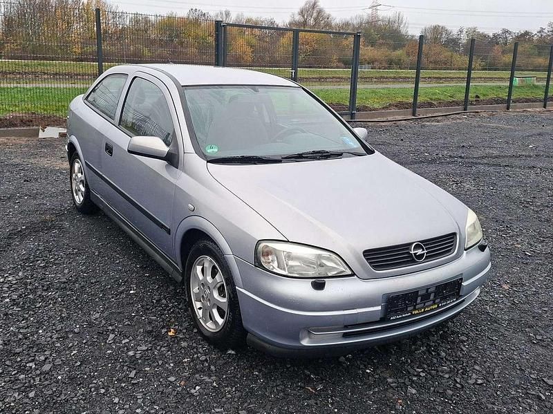 Silber Gebraucht 2002 Opel Astra Limousine | 2.590 € (Fairer Preis) - Bild 1/4