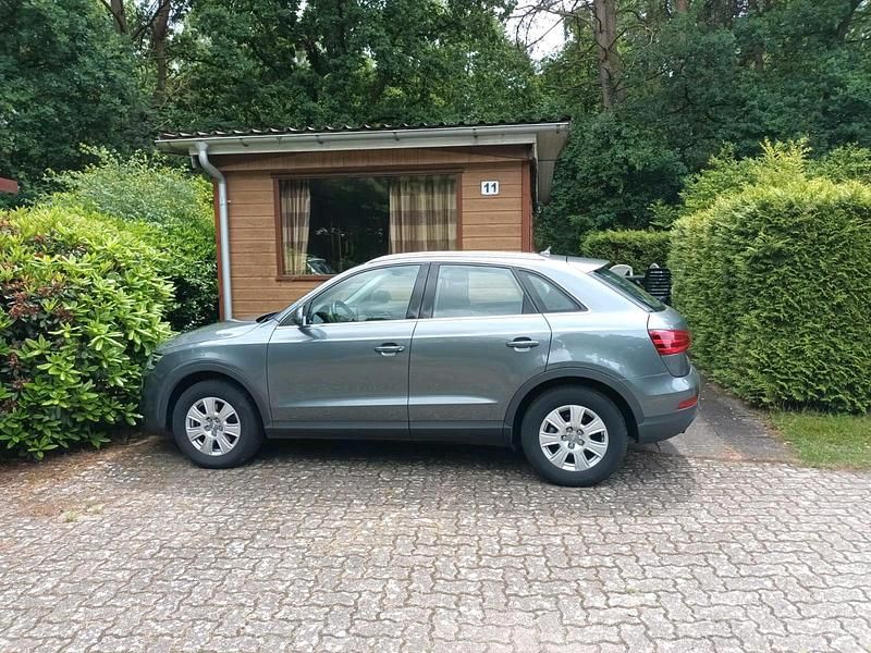 Silber Gebraucht 2013 Audi Q3 Design SUV | 15.000 € (Fairer Preis) - Bild 1/4