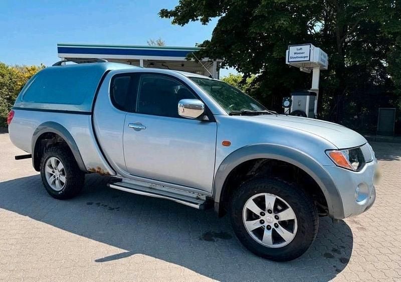 Gebraucht Mitsubishi L200 136 PS (100 kW) 2008 Grau Abholung