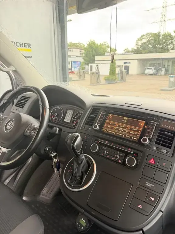 Gebraucht VW Multivan 179 PS (131 kW) 2010 Grau Van / Kleinbus