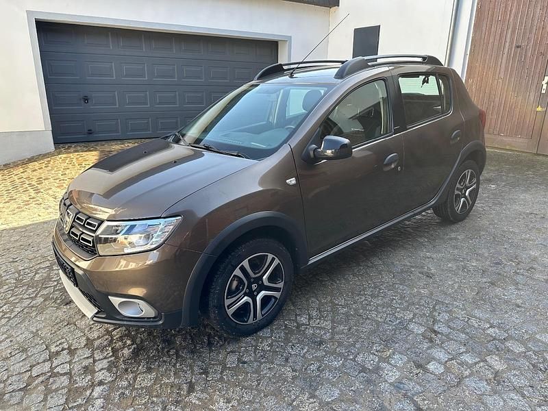 Gebraucht Dacia Sandero Stepway 90 PS (66 kW) 2018 Braun Limousine