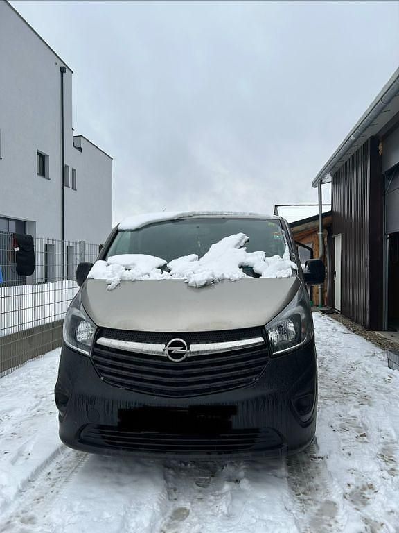 Gebraucht Opel Vivaro 116 PS (85 kW) 2015 Grün Van / Kleinbus