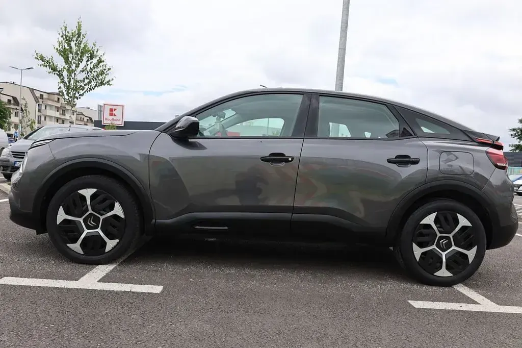 Gebraucht Citroën C4 Feel 131 PS (96 kW) 2022 Grau SUV