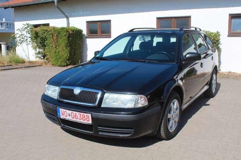 Schwarz Gebraucht 2006 Skoda Octavia Tour Kombi | 1.500 € (Etwas zu teuer) - Bild 1/4
