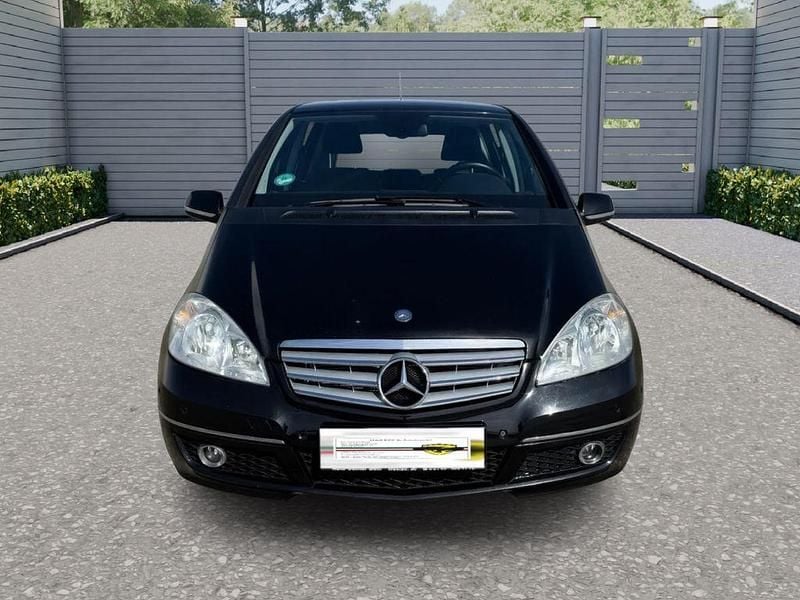 Gebraucht Mercedes A180 Elegance 109 PS (80 kW) 2011 Schwarz Van / Kleinbus