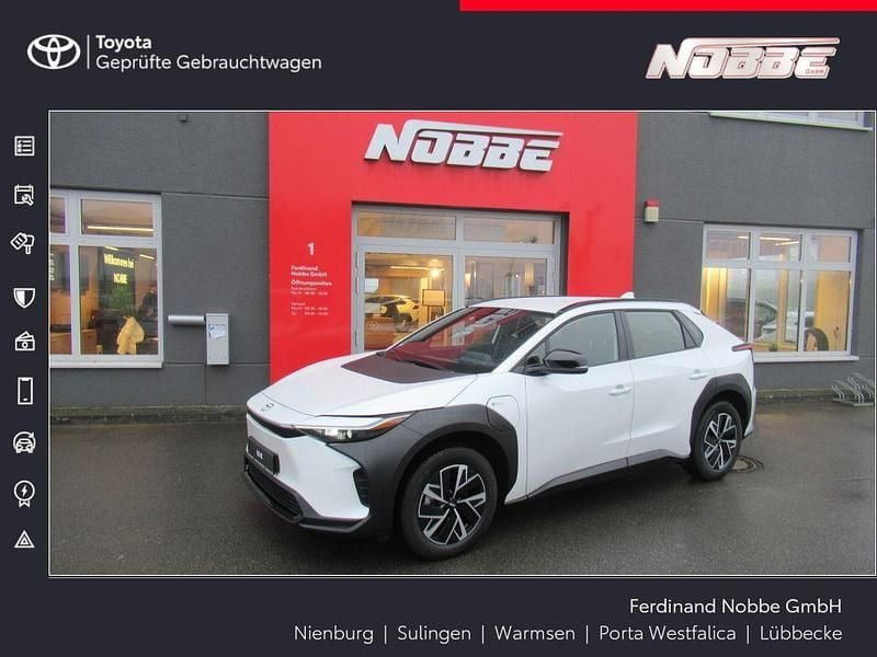 Hell weiß sonderlack Gebraucht 2024 Toyota bZ4X Comfort SUV | 32.490 € (Guter Preis) - Bild 1/4