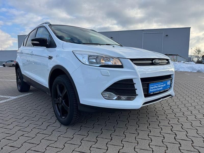 Gebraucht Ford Kuga Trend 150 PS (110 kW) 2016 Weiß SUV