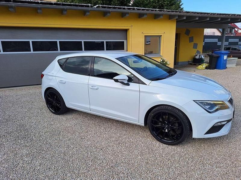 Gebraucht Seat Leon FR 150 PS (110 kW) 2017 "nevada" weiss Kleinwagen