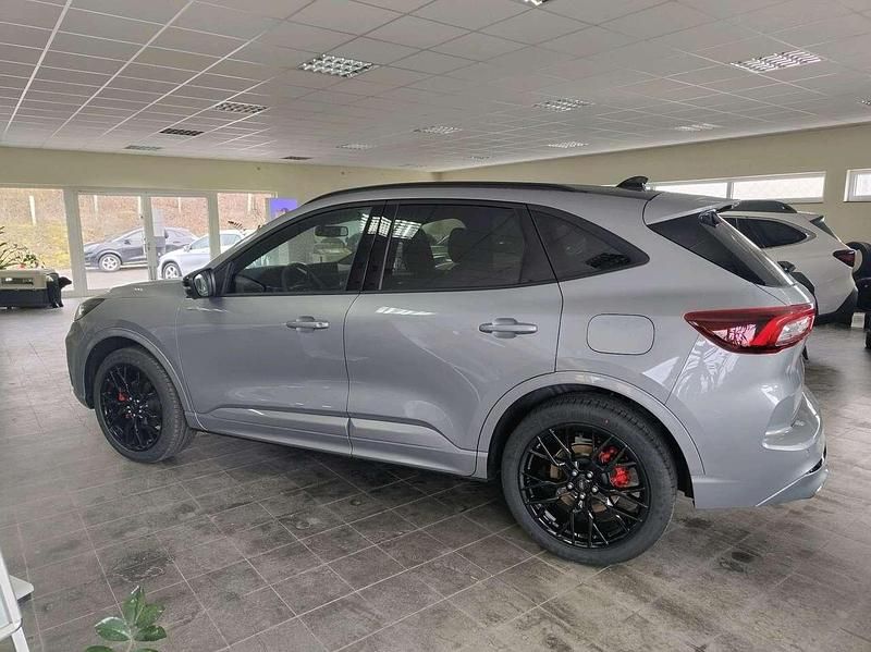 Neu Ford Kuga ST-Line X 179 PS (131 kW) 2026 Solarsilber SUV