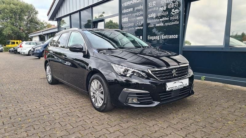 Schwarz Gebraucht 2021 Peugeot 308 Allure Kombi | 11.990 € (Guter Preis) - Bild 1/4