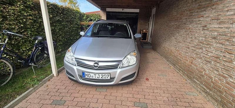 Gebraucht Opel Astra 110 PS (80 kW) 2008 Silber Kombi