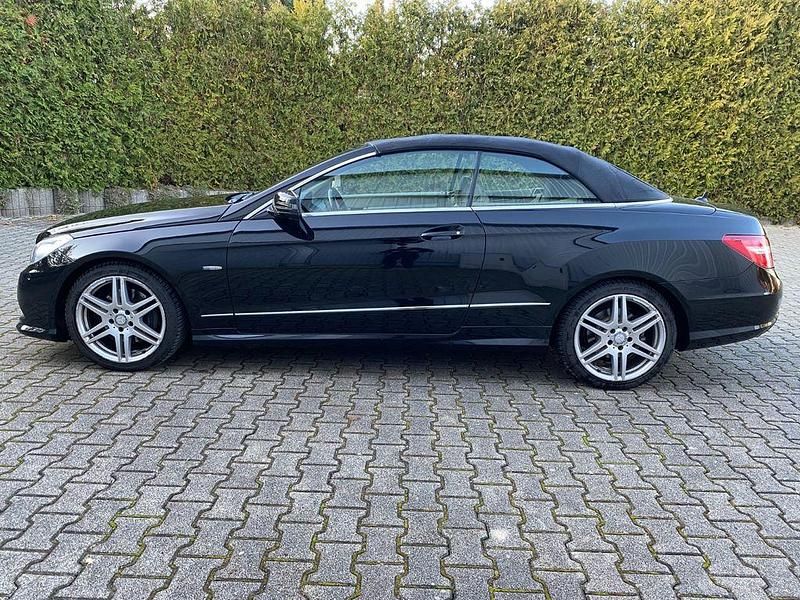 Gebraucht Mercedes E250 Avantgarde 204 PS (150 kW) 2010 Schwarz Cabrio