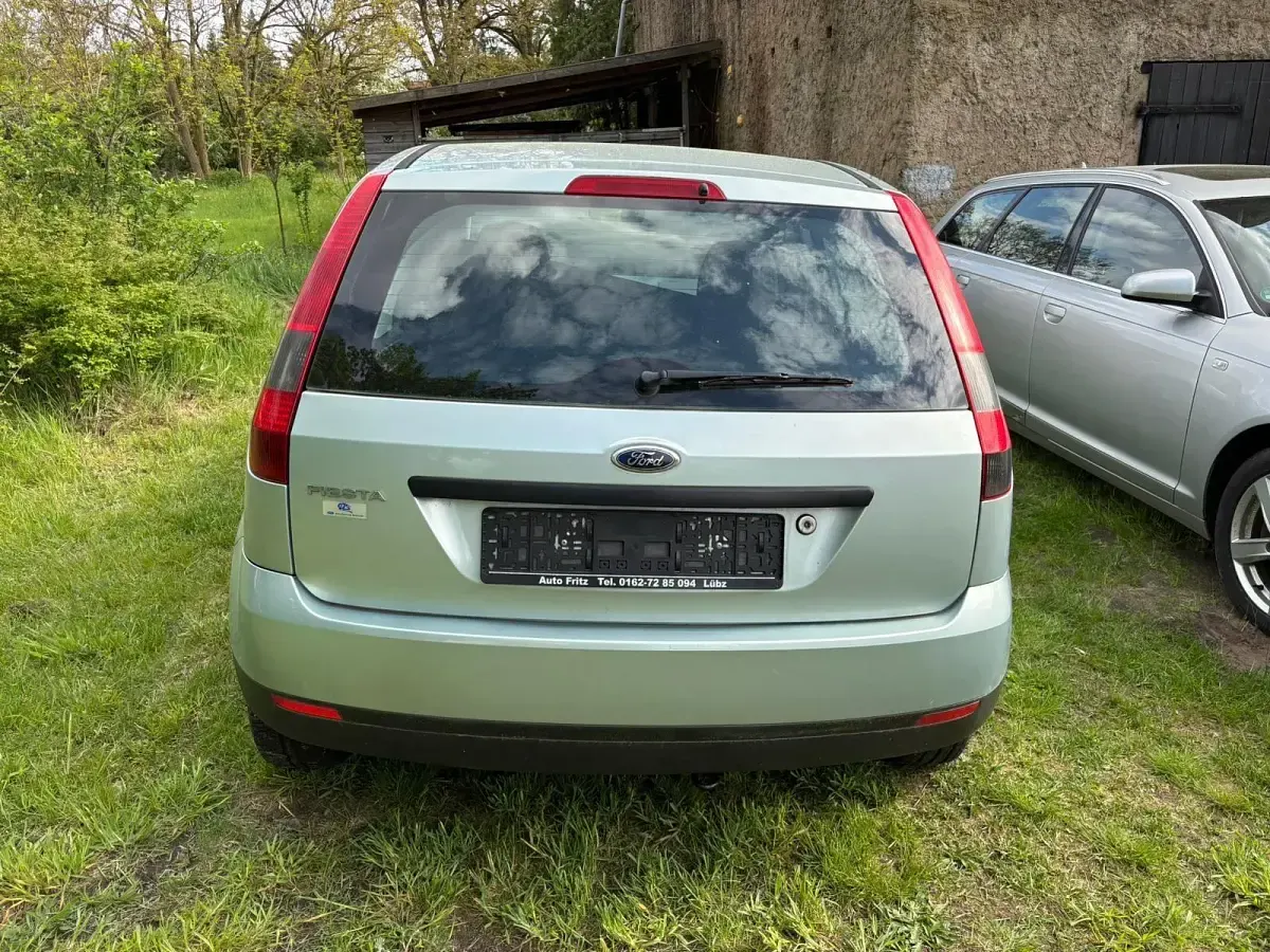 Gebraucht Ford Fiesta 70 PS (51 kW) 2004 Kleinwagen