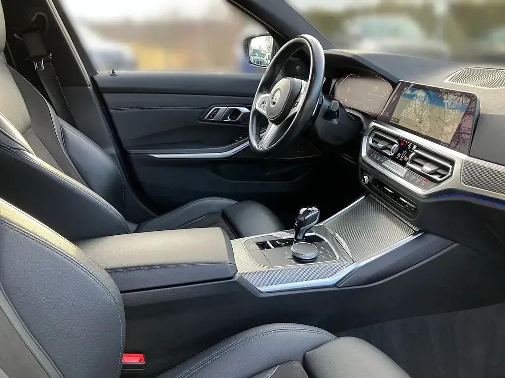 Używany BMW 330 Shadowline 258 KM (189 kW) 2021 Niebieski Sedan/Limuzyna