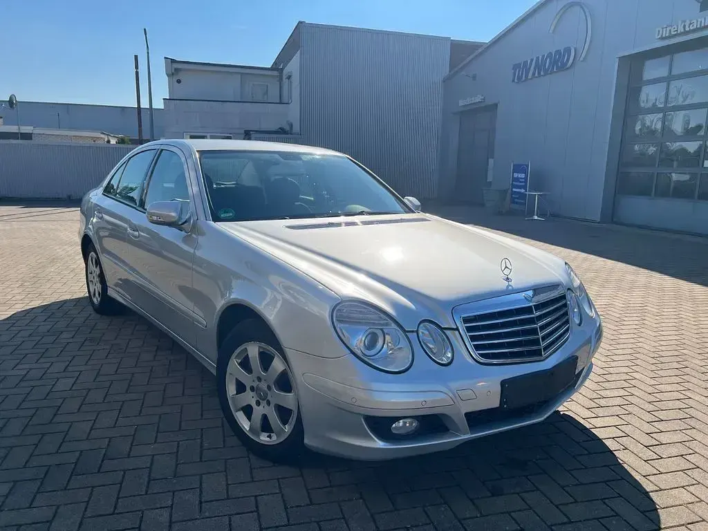 Gebraucht Mercedes E200 184 PS (135 kW) 2008 Silber Limousine
