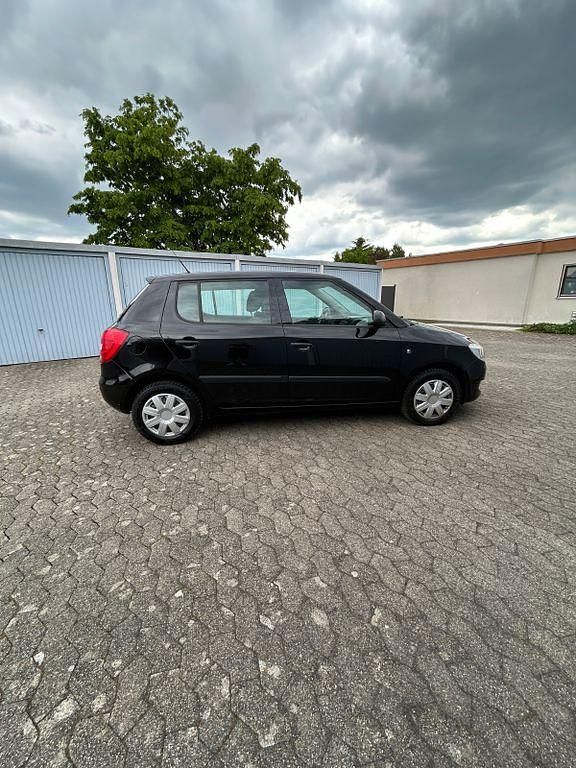 Gebraucht Skoda Fabia 60 PS (44 kW) 2011 Schwarz Kleinwagen