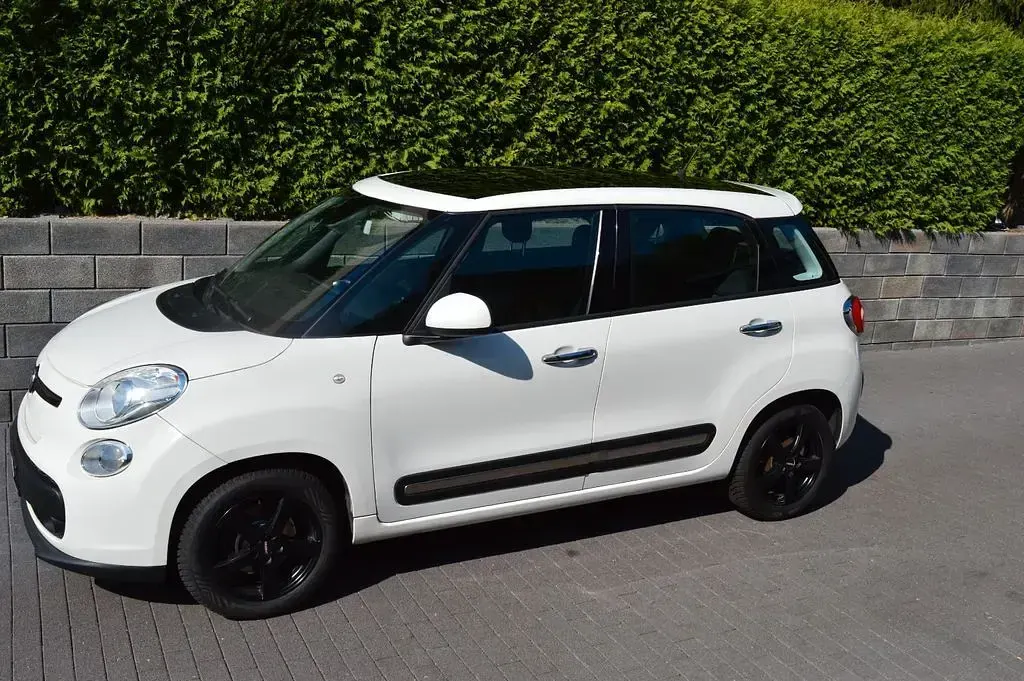 Gebraucht Fiat 500L Lounge 95 PS (69 kW) 2016 Weiß Van / Kleinbus