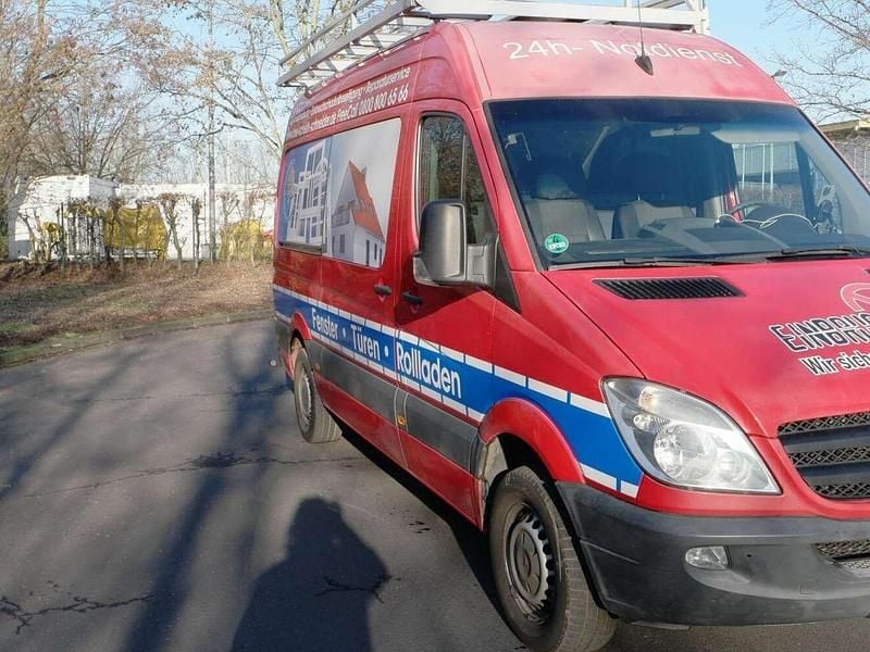 Second-hand Mercedes Sprinter 163 CP (119 kW) 2011 Roșu Van