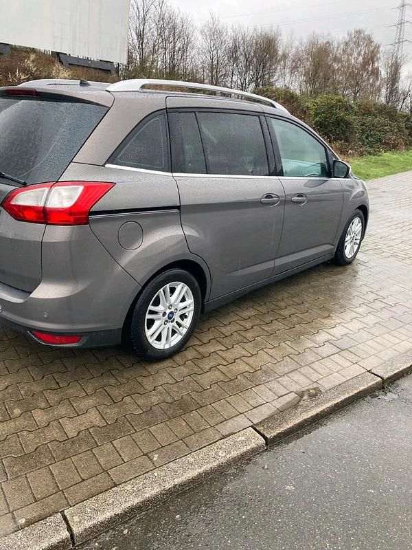 Gebraucht Ford Grand C-Max 140 PS (102 kW) 2013 Braun Van / Kleinbus