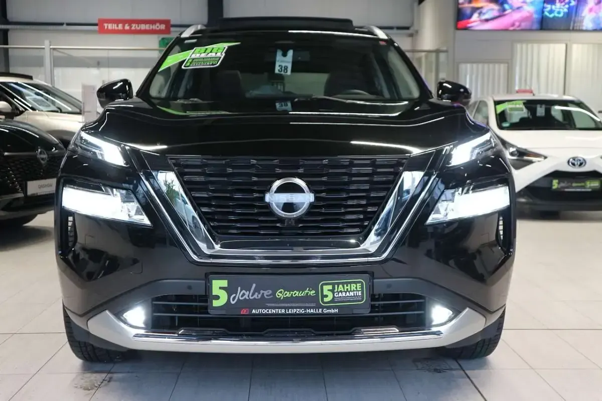Gebraucht Nissan X-Trail Tekna 163 PS (119 kW) 2023 Black pearl metallic SUV