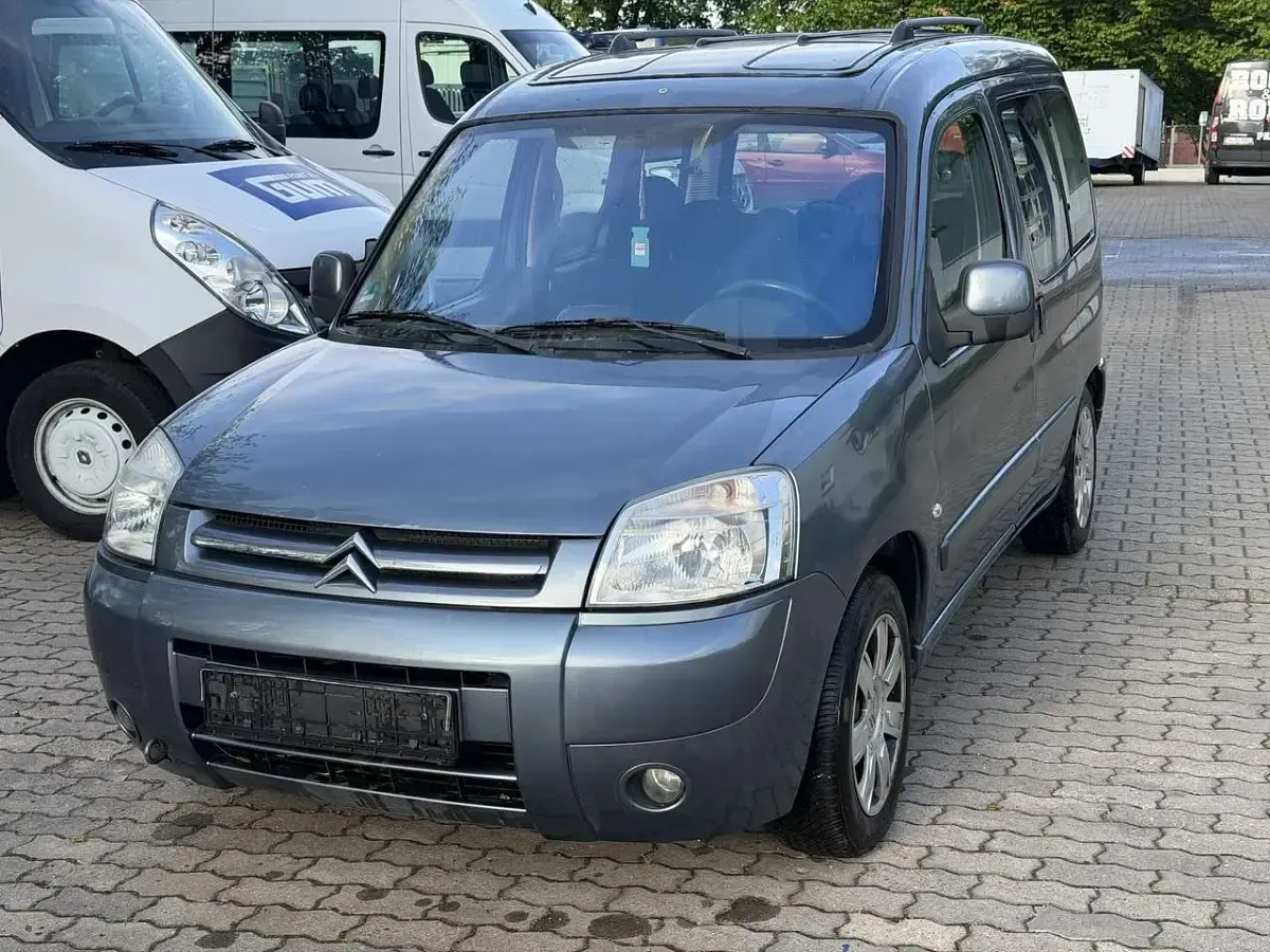Gebraucht Citroën Berlingo 90 PS (66 kW) 2008 Lackierung eisengrau/metallic Van / Kleinbus