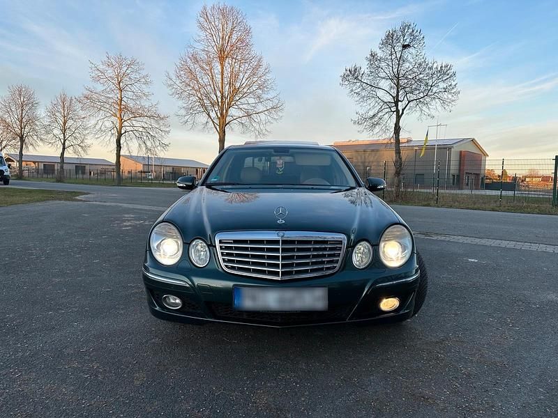 Gebraucht Mercedes E320 224 PS (164 kW) 2007 Grün Limousine