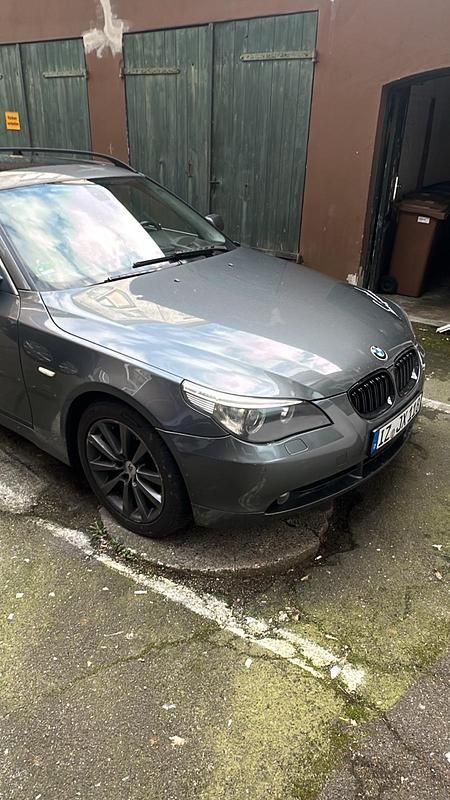 Gebraucht BMW 525 177 PS (130 kW) 2005 Grau Kombi