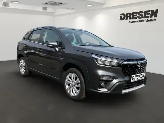 Gebraucht Suzuki SX4 S-Cross Comfort 116 PS (85 kW) 2024 Titan dark gray pearl metallic (metallic) SUV