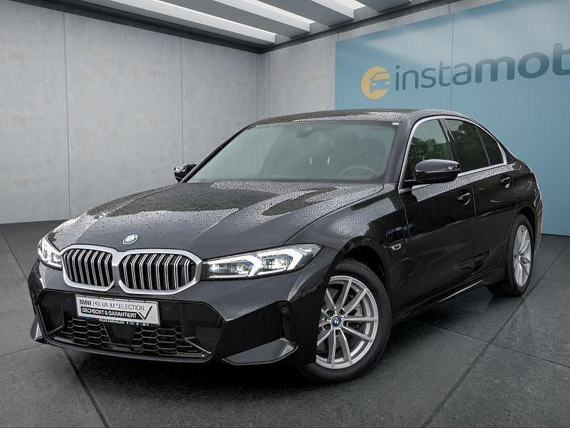 Schwarz Gebraucht 2023 BMW 330e Limousine | 41.749 € (Fairer Preis) - Bild 1/4
