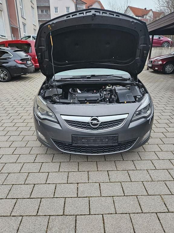 Gebraucht Opel Astra Edition 179 PS (131 kW) 2010 Grau Limousine