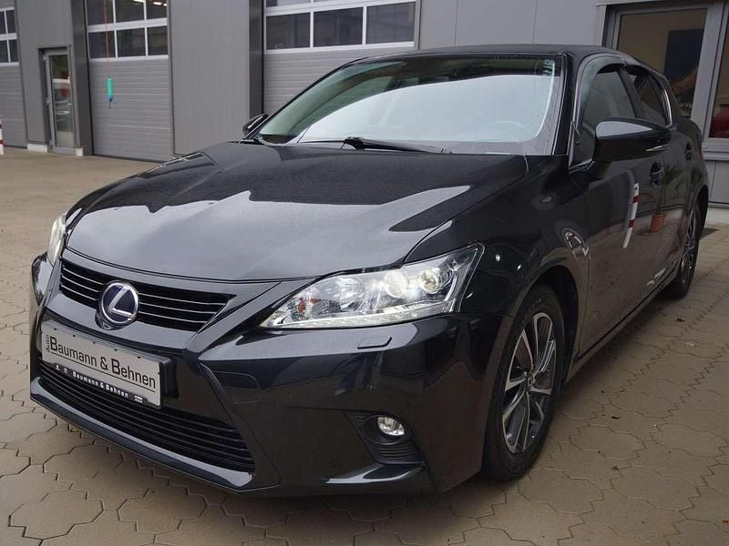 Schwarz Gebraucht 2016 Lexus CT200h Limousine | 12.470 € (Fairer Preis) - Bild 1/4