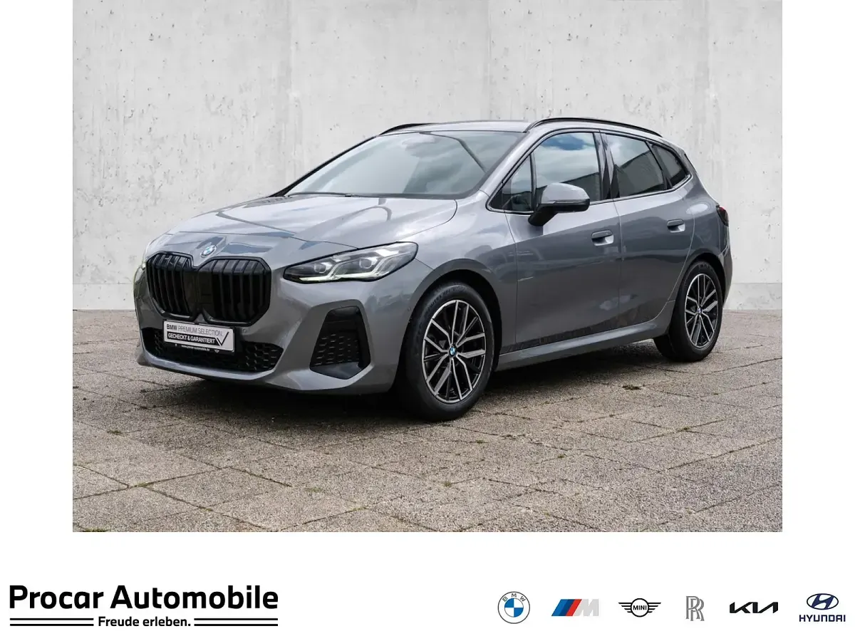 Gebraucht BMW 220 Active Tourer M Sport 156 PS (114 kW) 2025 Van / Kleinbus
