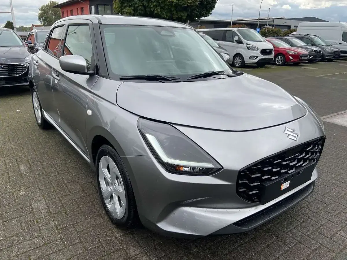 Neu Suzuki Swift Comfort 83 PS (61 kW) 2026 Silber Kleinwagen
