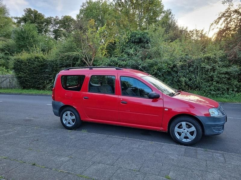 Gebraucht Dacia Logan Basis 75 PS (55 kW) 2010 Rot Kombi