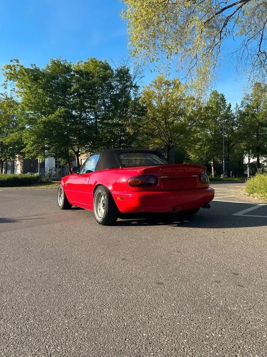 Gebraucht Mazda MX5 115 PS (84 kW) 1990 Rot Cabrio
