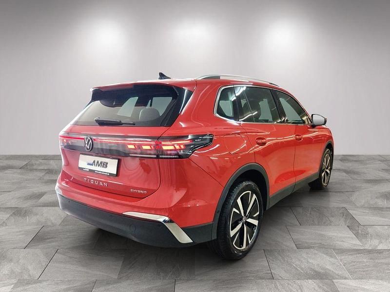 Gebraucht VW Tiguan Elegance 272 PS (200 kW) 2025 Rot SUV