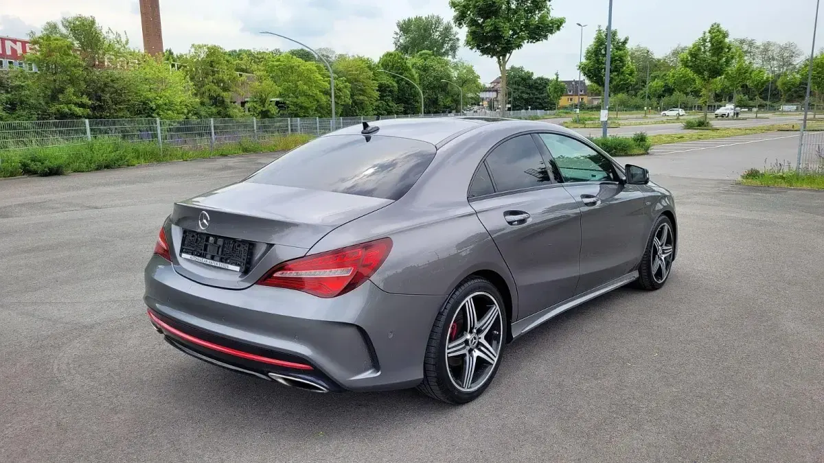 Gebraucht Mercedes CLA250 AMG line 218 PS (160 kW) 2018 Grau Coupé