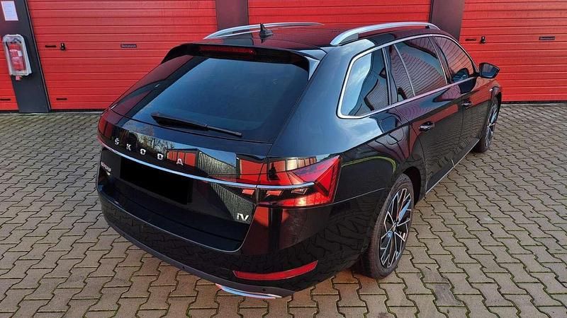 Gebraucht Skoda Superb LAURIN & KLEMENT 156 PS (114 kW) 2021 Schwarzmagic perleffekt Kombi