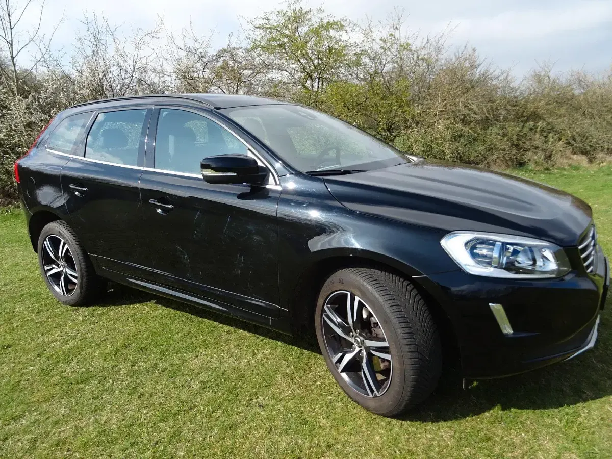Gebraucht Volvo XC60 Momentum 163 PS (119 kW) 2014 Schwarz SUV