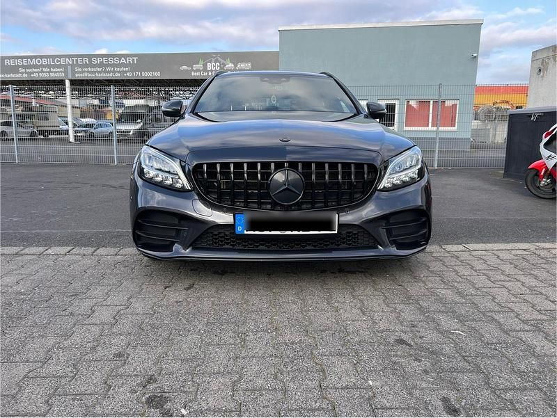 Grau Gebraucht 2020 Mercedes C300e Kombi | 24.900 € (Teuer) - Bild 1/4