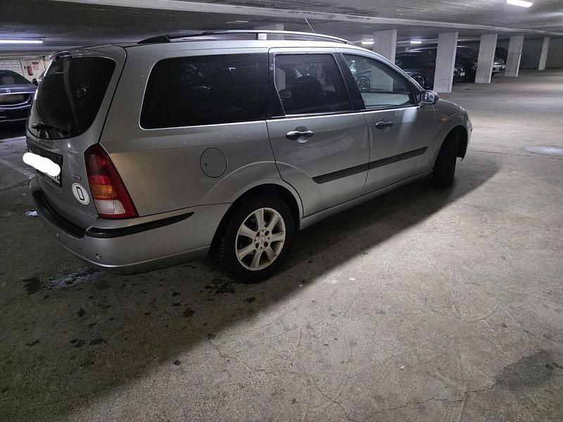 Gebraucht Ford Focus Viva 101 PS (74 kW) 2004 Grau Kombi
